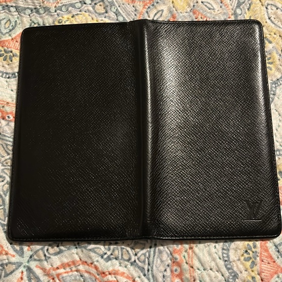 Vintage LV wallet/checkbook in used condition - Picture 9 of 10
